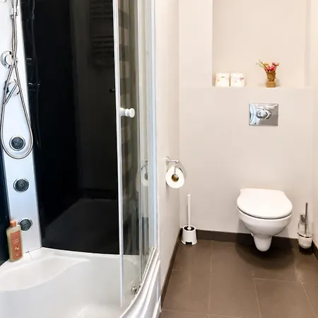 דירה Cozy With A Beautiful View - Close To Center